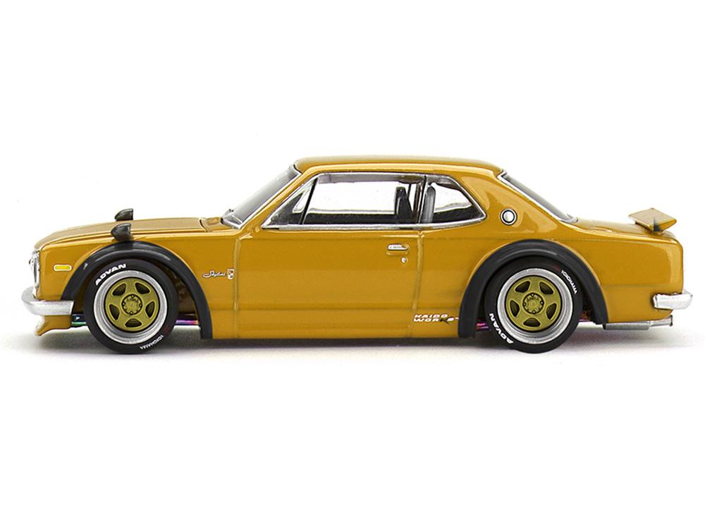 Nissan Skyline 2000 GT-R (KPGC10) Yellow 1:64 MINI GT Kaido House