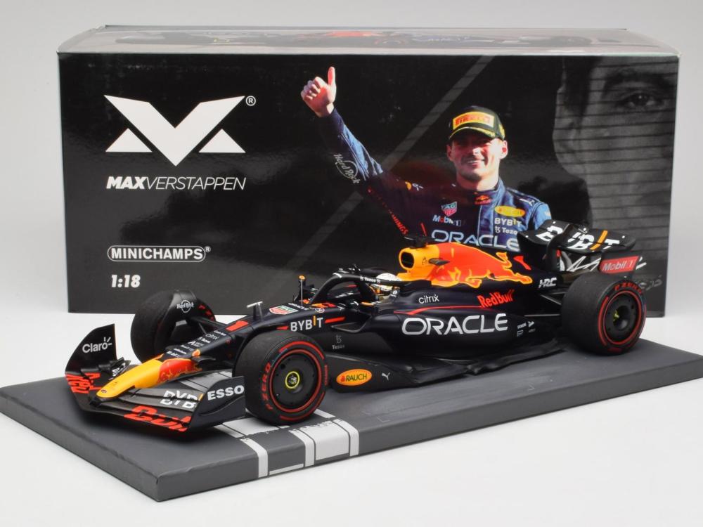 Oracle Red Bull Racing RB18 M.Verstappen 1:18 Minichamps