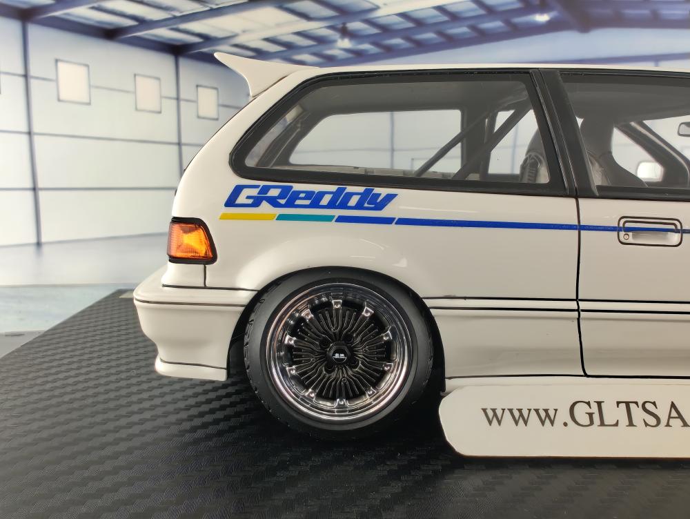 Honda Civic (EF9) SiR White 1:18 Ignition Model IG3122