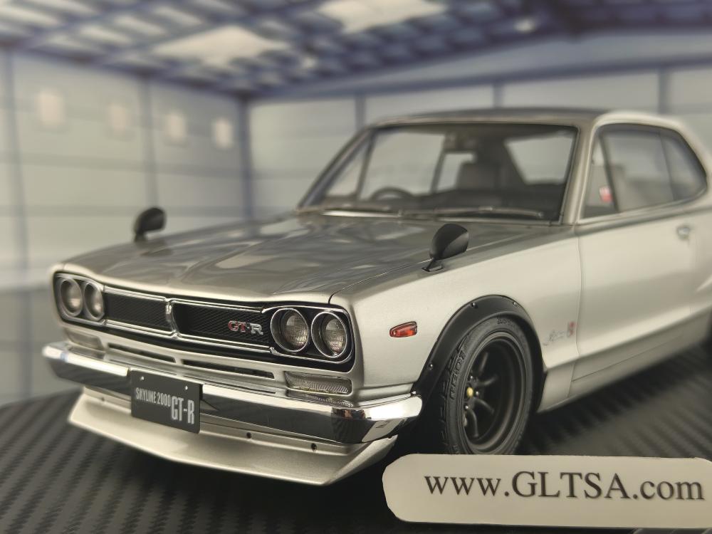 Nissan Skyline 2000 GT-R (KPGC10) Silver 1:18 Ignition Model