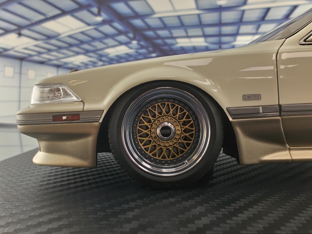 ミニカー 1/18 TOYOTA SOARA 3.0GT-LIMITED Ignition Model 1:18 Toyota Soarer (Z20) 3.0GT Limited in
