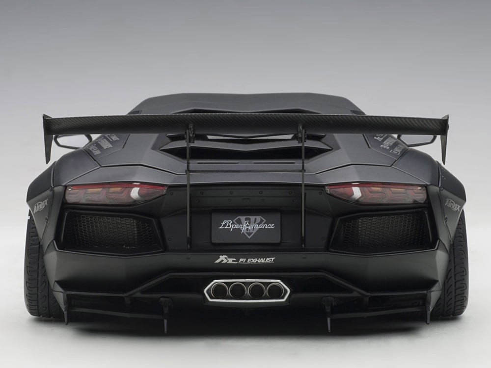 Lamborghini Aventador Liberty Walk Matt Black 1:18 AUTOart 79106 - الهوايات  الذهبية لمجسمات السيارات والريموت