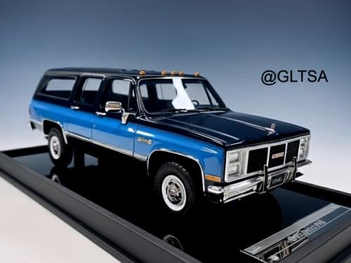 RARE GMC Suburban 1986 Dark & Light Blue 1:18 Old School Models LIMITED
