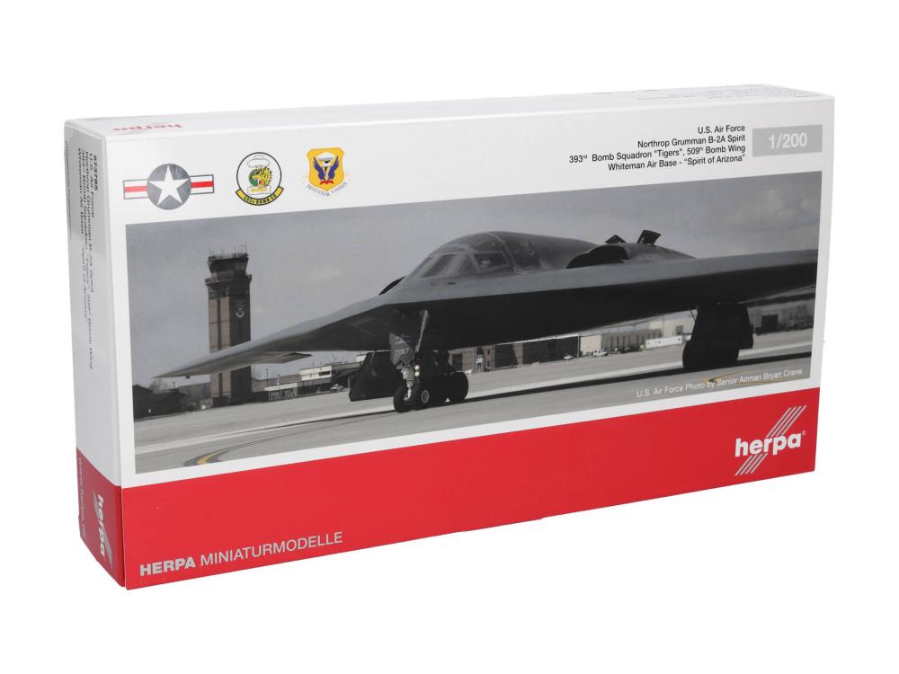 US Air Force Northrop Grumman B-2A Spirit 1:200 Herpa Wings