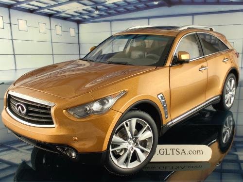 RARE Infiniti QX70 Gold 1:18 Paudi