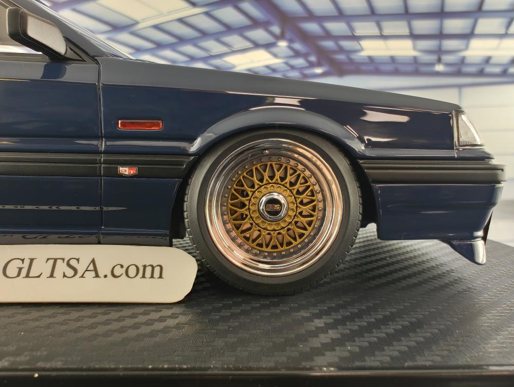 Nissan Skyline GTS-R (R31) Blue Black 1:18 Ignition Model