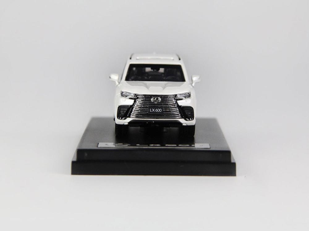 Lexus LX600 White 1:64 LCD Models LCD64035-WH | Golden Hobbies