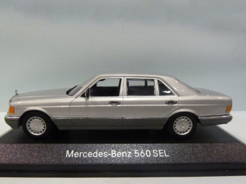 スーパーセール SEL 560 Mercedes-Benz RARE (W126) Minichamps 1:43 Silver 乗用車