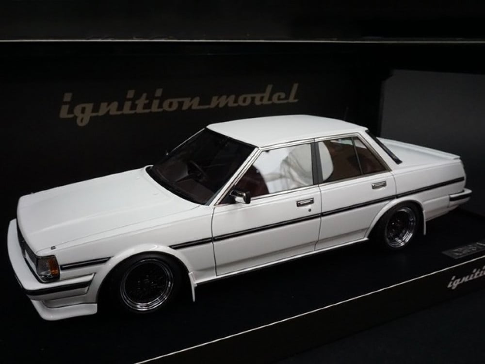 Toyota Cresta (GX71) Super Lucent TWINCAM24 White 1:18 Ignition Model -  الهوايات الذهبية لمجسمات السيارات والريموت