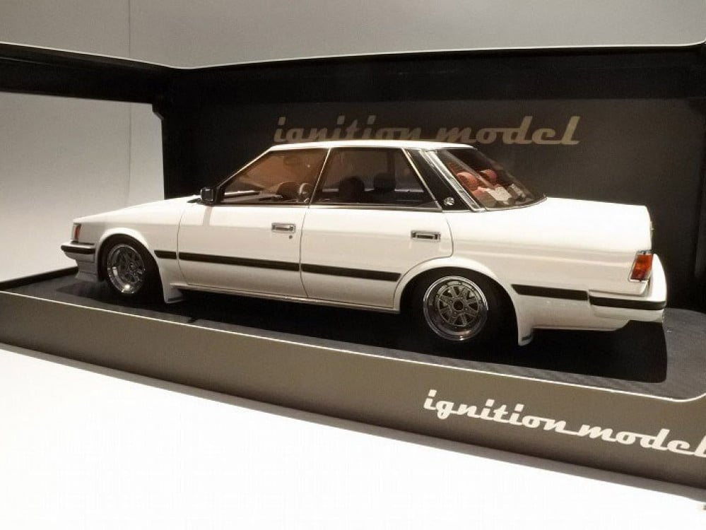 RARE Toyota MarkII Grande (GX71) White 1:18 Ignition Model IG1147 -  الهوايات الذهبية لمجسمات السيارات والريموت