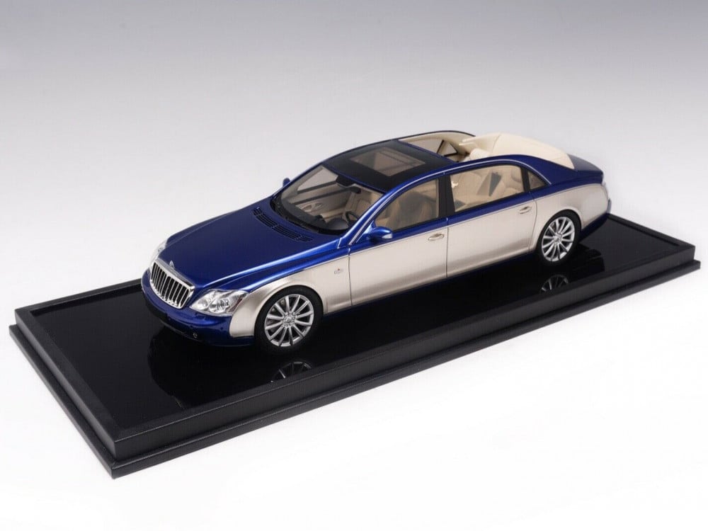 Mercedes-Benz Maybach 62 S Landaulet Blue and Silver 1:18 Motorhelix  Limited 199 pcs - الهوايات الذهبية لمجسمات السيارات والريموت