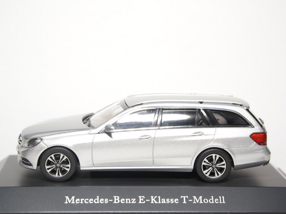 RARE Mercedes-Benz E-Class W213 T-Modell Silver 1:43 Kyosho B66960188 -  الهوايات الذهبية لمجسمات السيارات والريموت