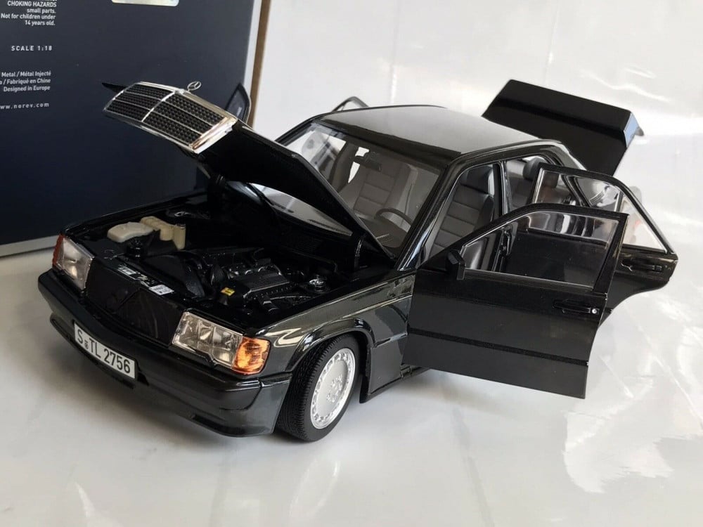 Mercedes-Benz 190E 2.3-16 W201 1984 Black Metallic 1:18 Norev 183830 -  الهوايات الذهبية لمجسمات السيارات والريموت