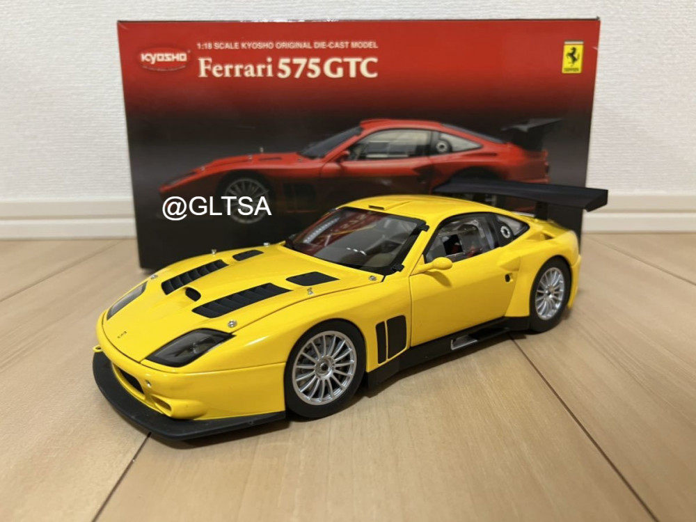 KYOSHO - FOUR Ferrari 1/18 scale: 1x 575 GTC 2004 1x 5…