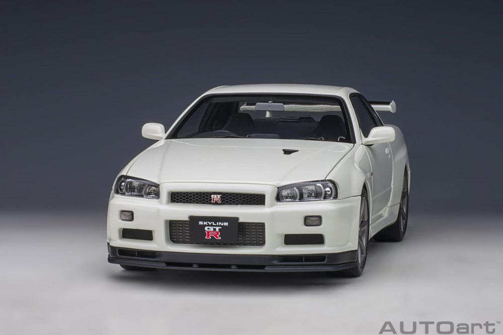 Nissan Skyline GT-R R34 White Pearl V-spec II 1:18 AUTOart Nissan Skyline GT-R R34 White Pearl V-spec II 1:18 AUTOart