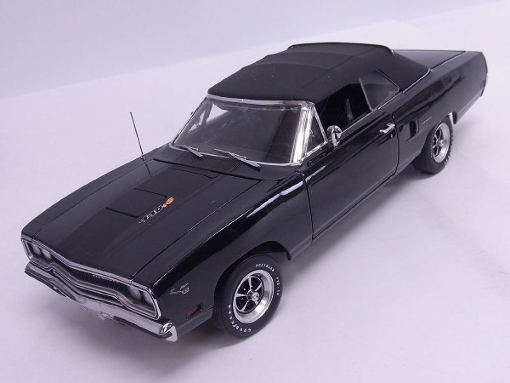 Plymouth Road Runner Convertible 1970 Triple Black 1:18 GMP