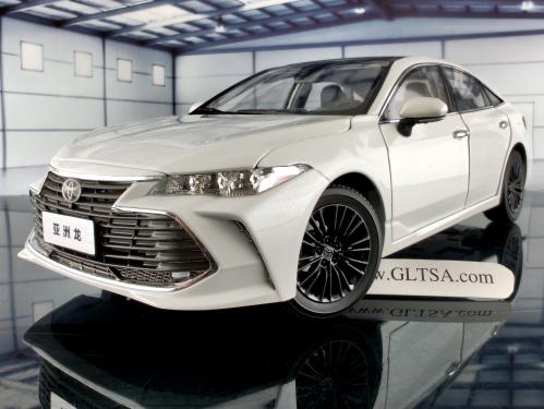 Toyota Avalon White 1:18 Diecast Car Model - مجسم افالون  1:18