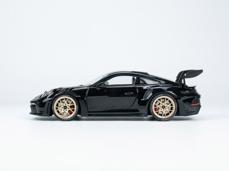 Porsche 911 GT3 RS 2022 Black 1:18 - Online exclusive 400 pcs
