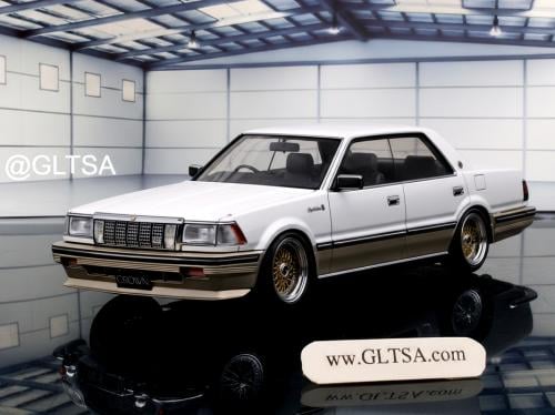 Toyota Crown 3.0 Royal Saloon G (120) Pearl White Gold 1:18 Ignition Model IG3826