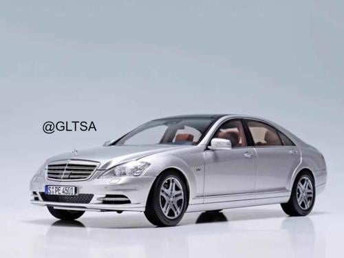 Mercedes-Benz S-Class S600L (W221) Iridium Silver Metallc with Extra Engine 1:18 MotorHelix M82201