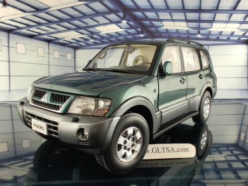 Mitsubishi Pajero V73 Green Metallic 1:18 SunStar 5831