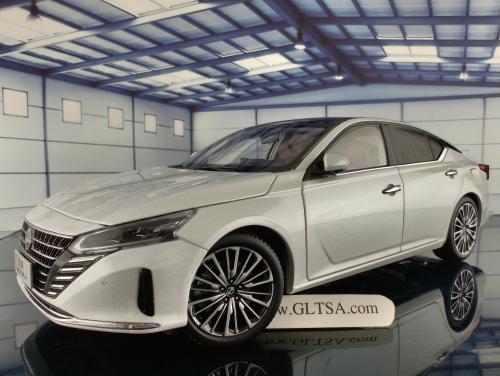 Nissan Altima Teana White 1:18 Paudi