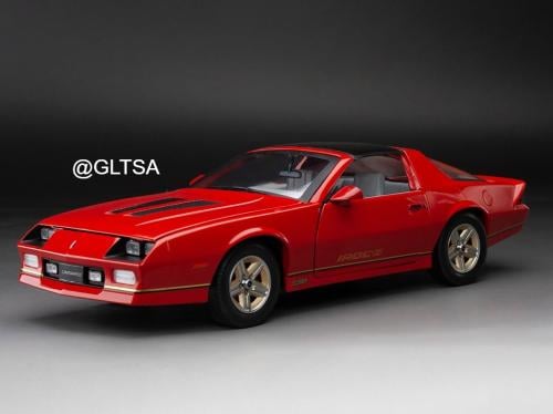 Chevrolet Camaro IROC-Z 1985 Red 1:18 SunStar 1946