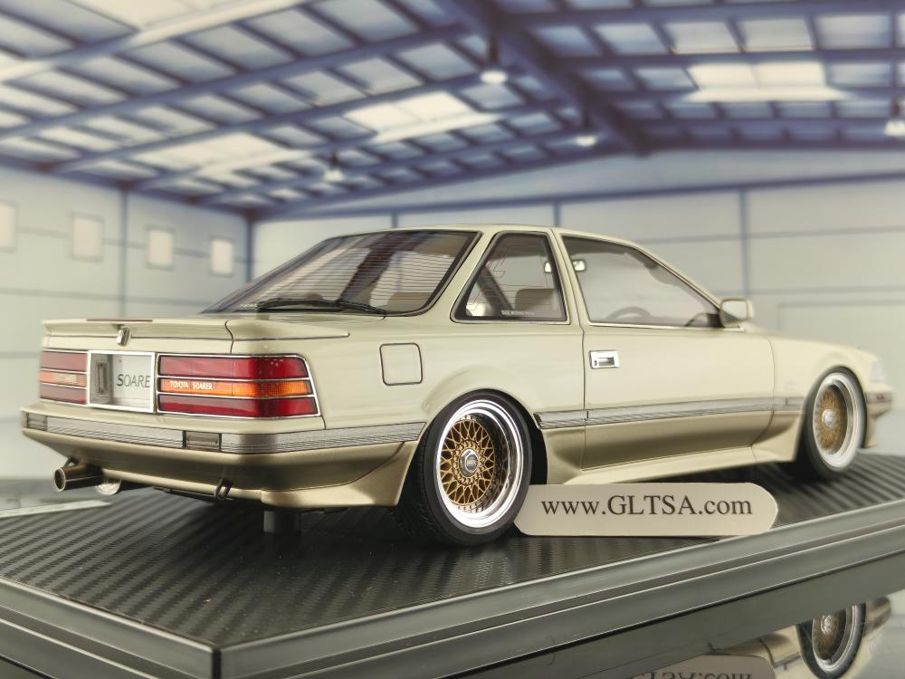 Toyota Soarer (Z20) 3.0GT-LIMITED White/Gold 1:18 Ignition