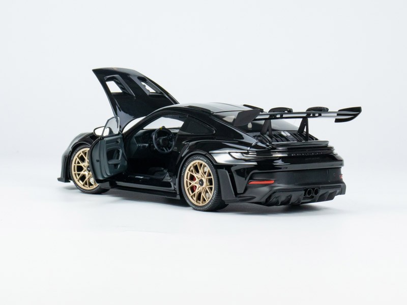 Porsche 911 GT3 RS 2022 Black 1:18 - Online exclusive 400 pcs