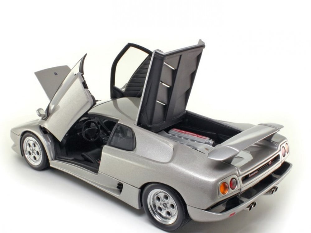 Lamborghini Diablo Coupe VT Titanium Silver 1:18 AUTOart 70071