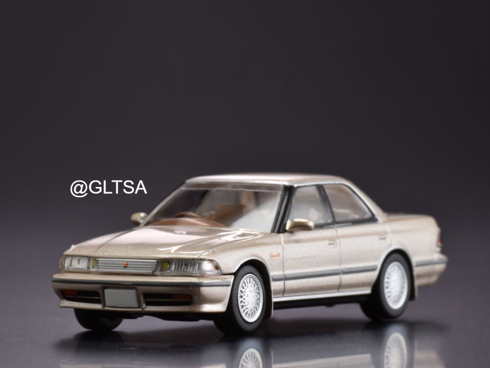 Toyota Mark II 3.0 Grande G 1990 Beige 1:64 Tomica Limited Vintage