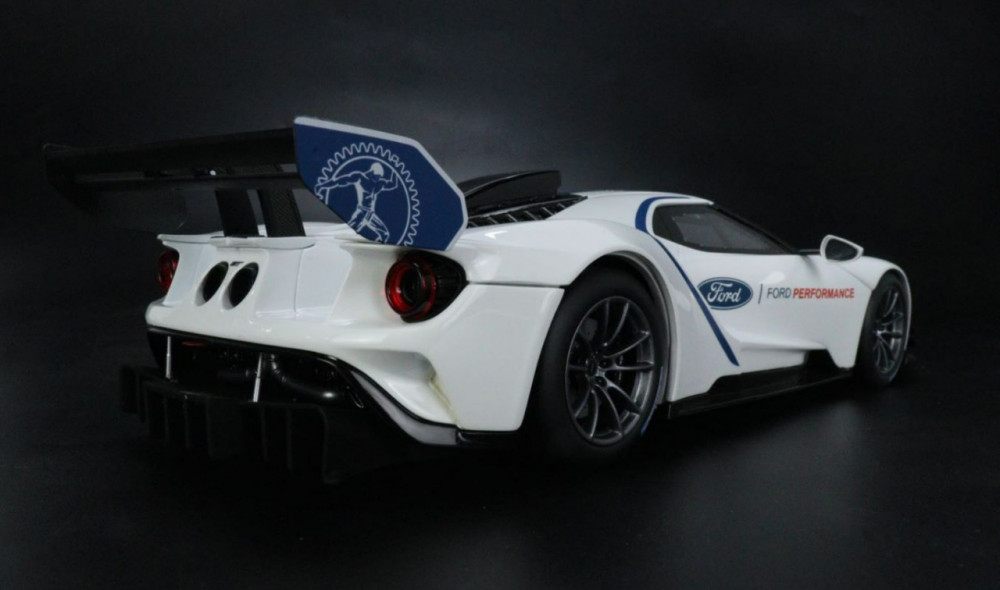 Ford GT MKII Track 2020 White Blue 1:18 GT Spirit US040 - الهوايات