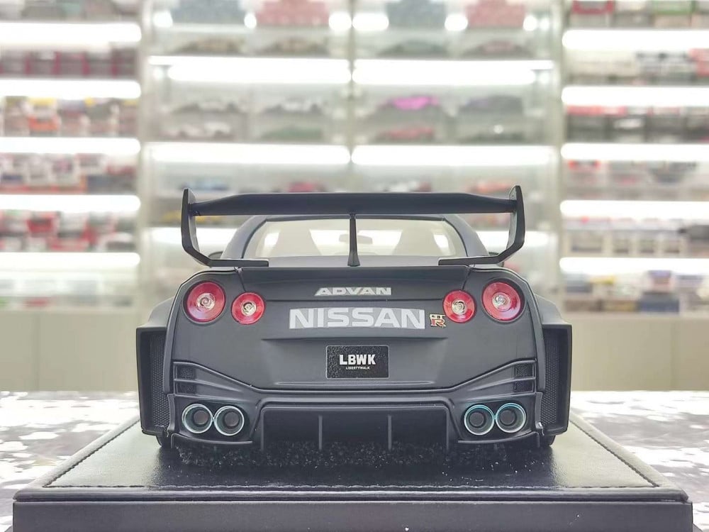 【新品】IVY Nissan GT-R ミニカー 1/18 新品】IVY Nissan GT-R ミニカー 1/18 ホワイト Ivy Nissan Gt-R