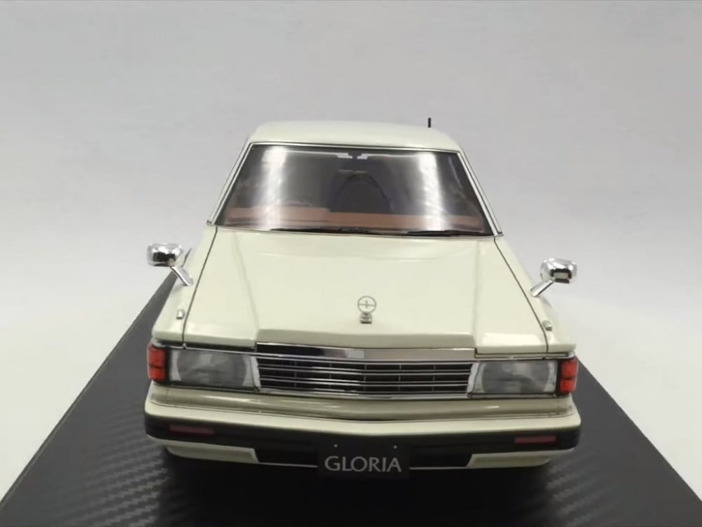 RARE Nissan Gloria P430 4Door Hardtop 280E Brougham White 1:18 Ignition  Model IG1467 - الهوايات الذهبية لمجسمات السيارات والريموت