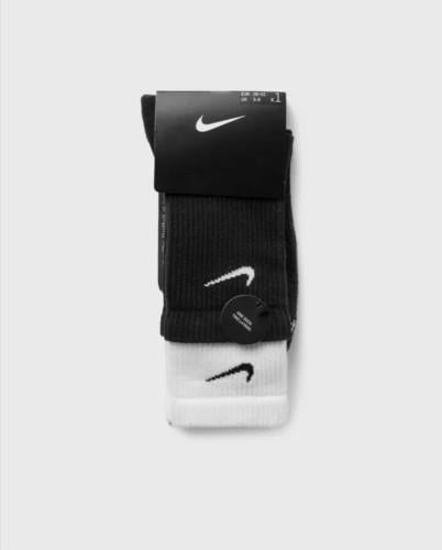 Nike Everyday essentials