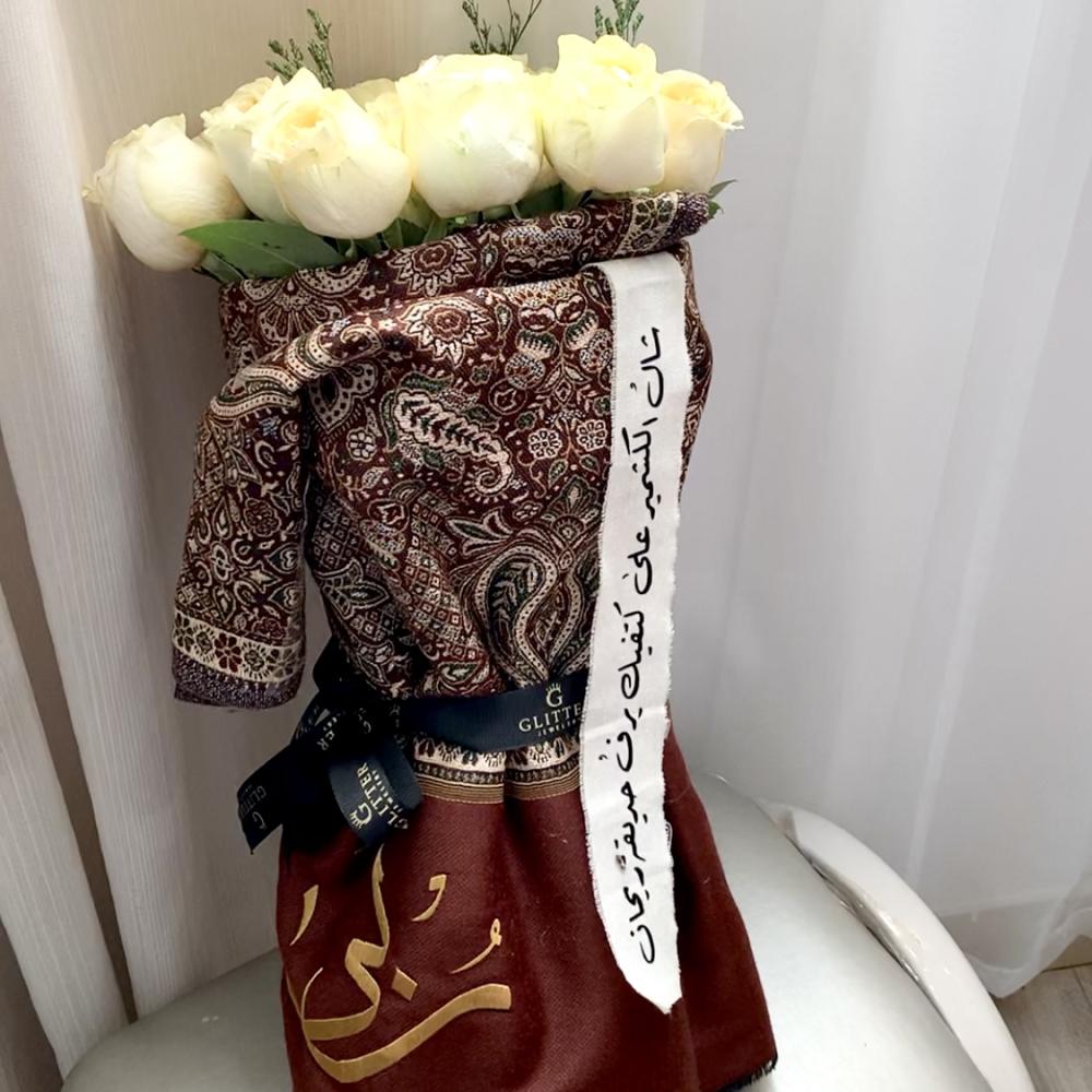 Dark shawl bouquet