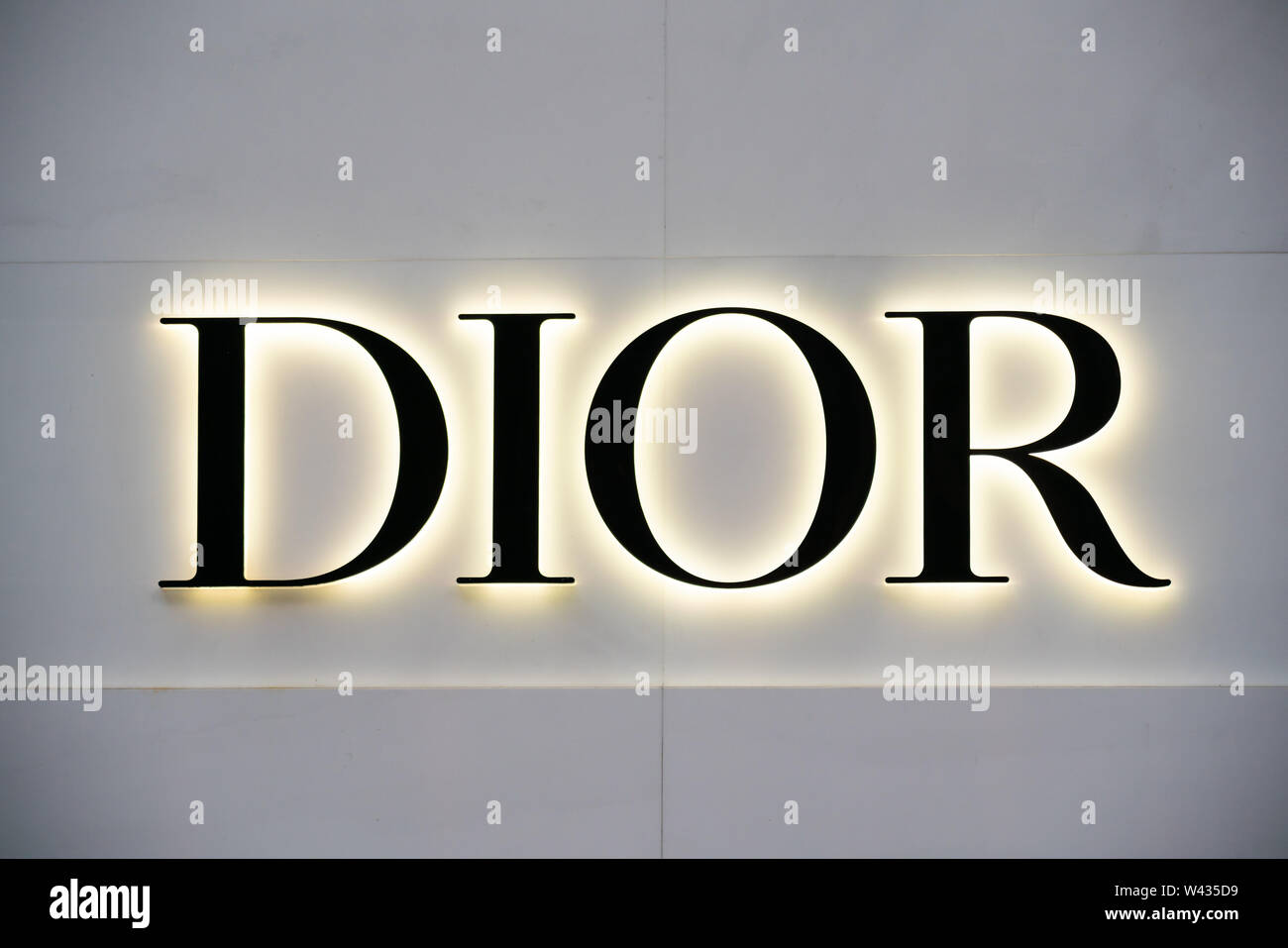 ديور _ DIOR