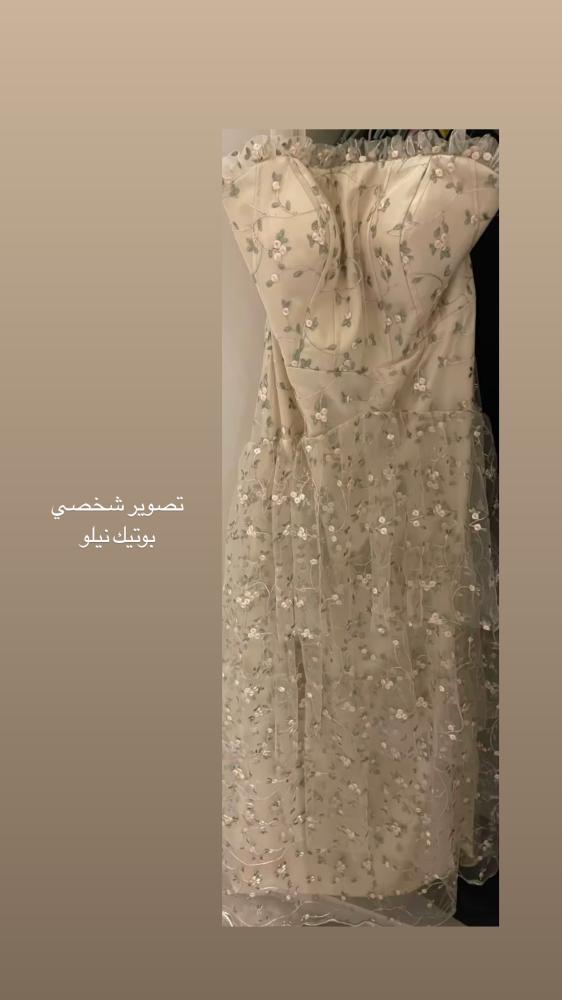 فستان مورّد بدون أكمام القياس:(M)