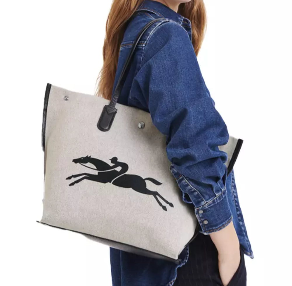 حقيبة longchamp محبوكه القياس:(الحجم الوسط)