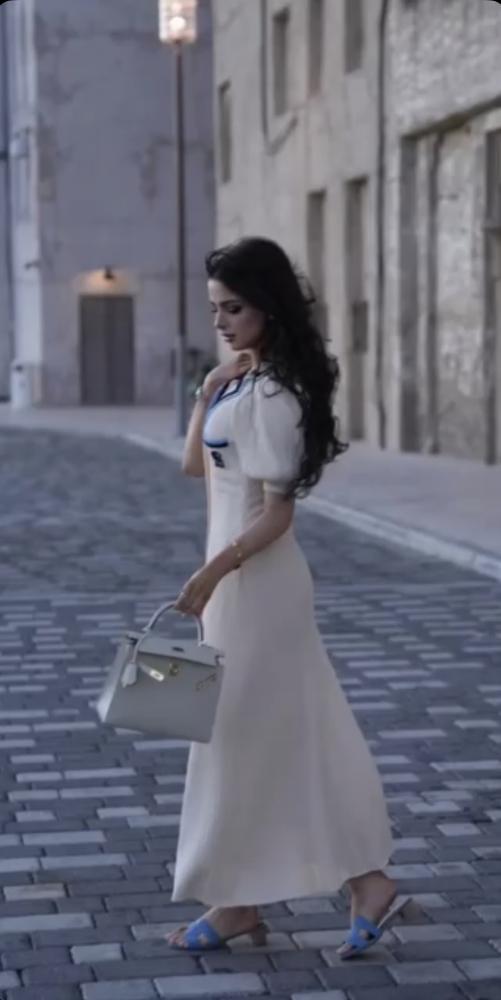 فستان ساندرو لوقو:(بدون لوقو) القياس:(L)