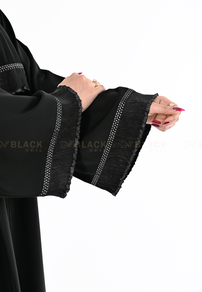 عباية سوداء مع كلفة