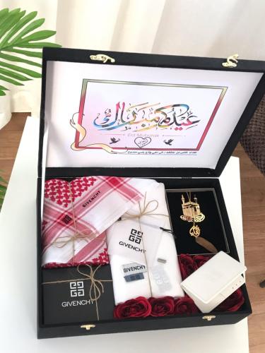 طقم هدايا رجالي فخم يجمع بين الأناقة والرقي