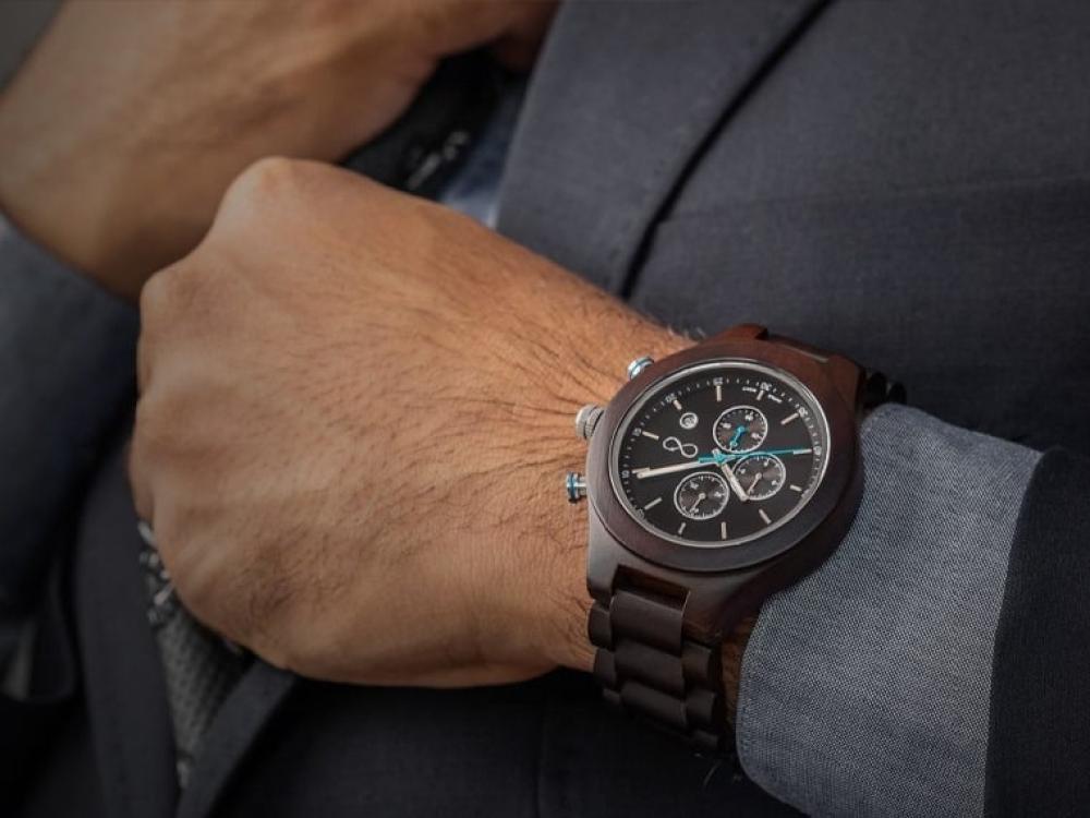 ساعات رجالية فاخرة: كيف تختار الساعة التي تعكس أسلوبك؟