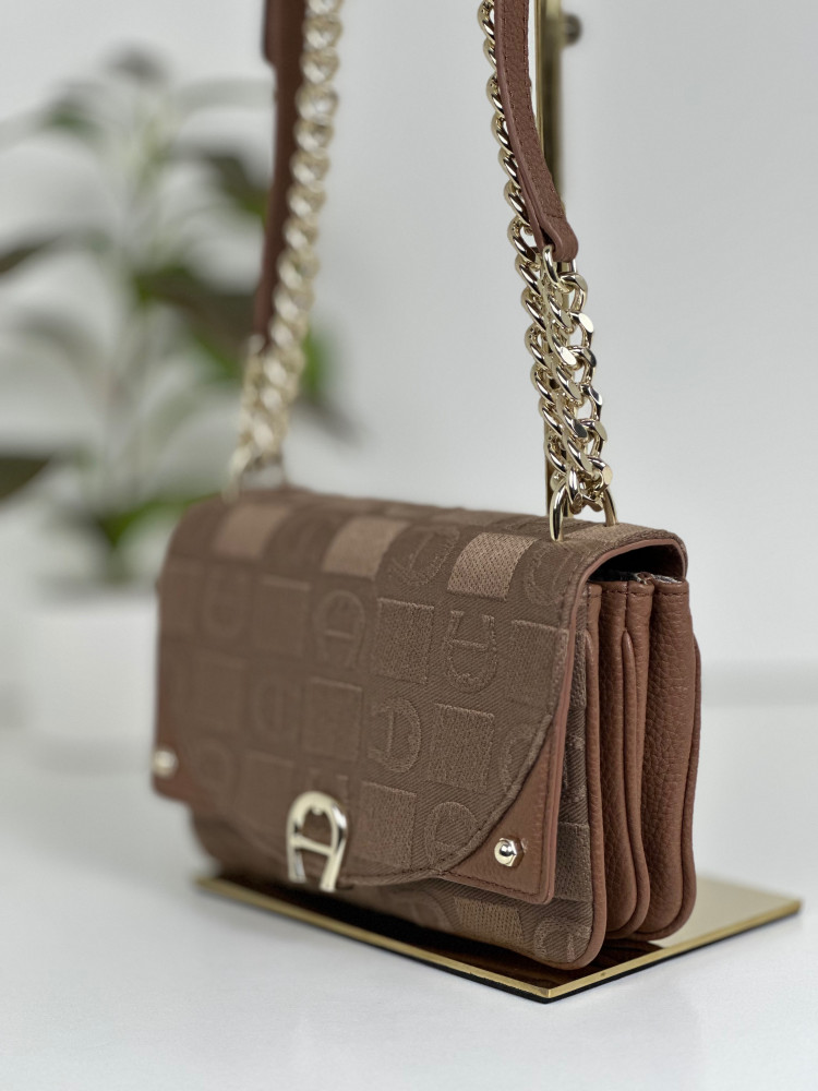 Aigner Diadora Shoulder Bag Griffata XS