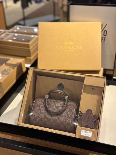 Coach gift box