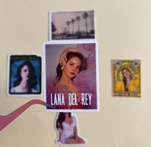 ستيكرات lana del rey