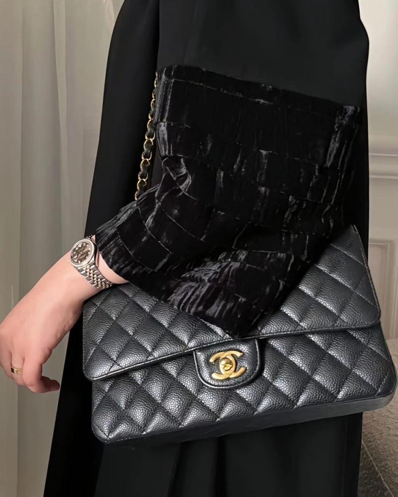 كريب ملكي +مخمل مكسر +طرحة