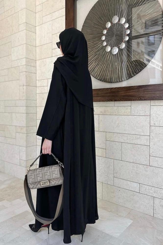 القماش كريب ملكي + غطاء للصدر + طرحة.