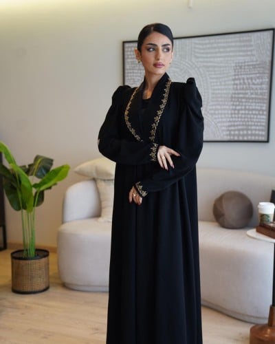 القماش كريب ملكي + طرحة