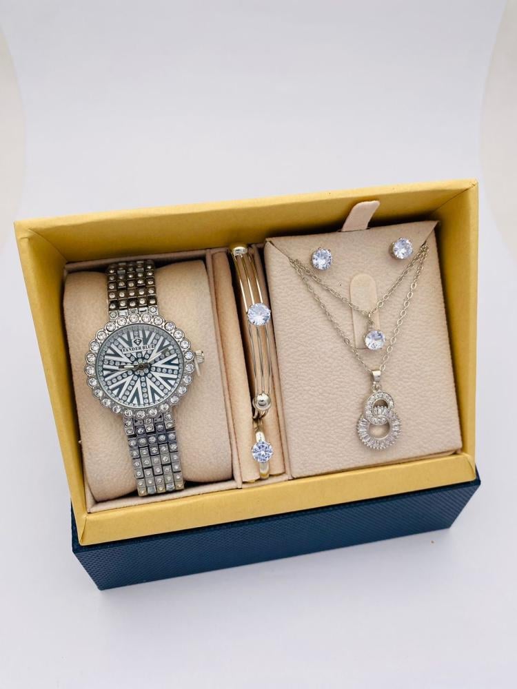 طقم نسائي فندربلو استيل